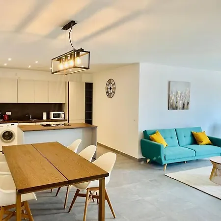 Brand New 2 Bedrooms With Parking And Terrace - 142-96 Apartment *